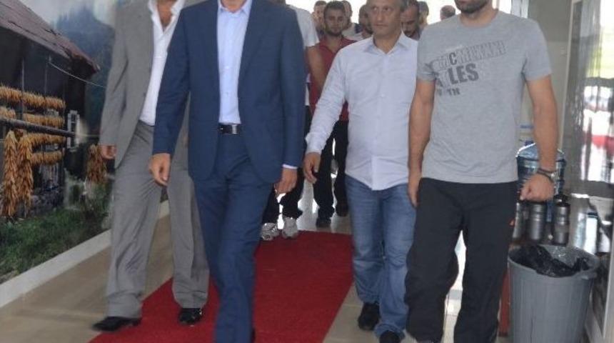 Trabzonspor Başkanı Hacıosmanoğlu&rsquo;ndan Ardeşen Gsk&rsquo;ya Ziyaret