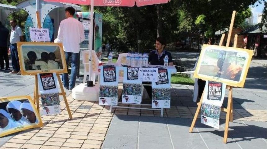 İhh&rsquo;dan, "afrika İ&ccedil;in Su İ&ccedil;in" Standı