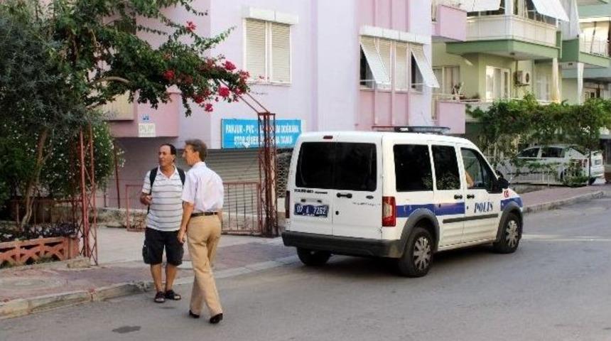 Antalya&rsquo;da Bı&ccedil;akla Yaralama