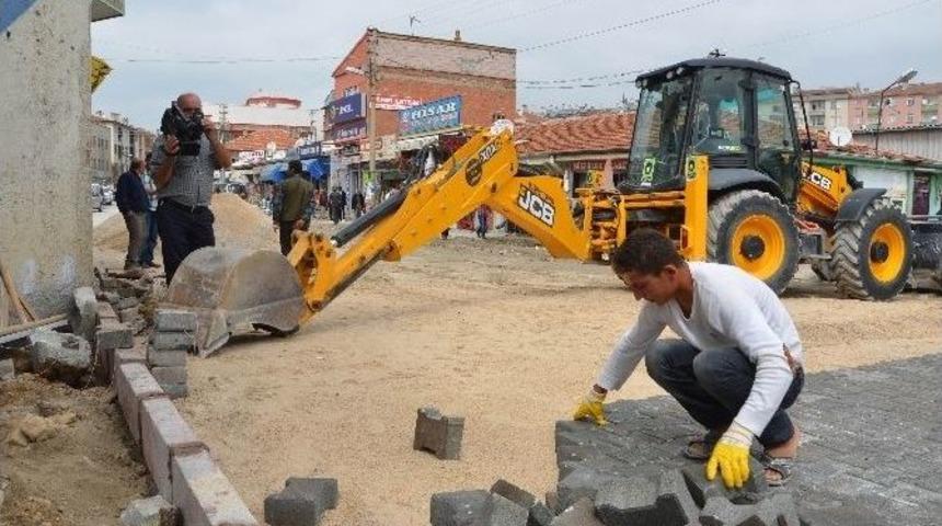 Ereğli&rsquo;de Yollar Kilitli Parke Taşlarıyla D&ouml;şeniyor