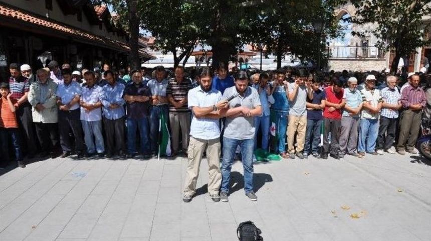 Suriye&rsquo;de &Ouml;ld&uuml;r&uuml;len 45 Komutan İ&ccedil;in Gıyabi Cenaze Namazı