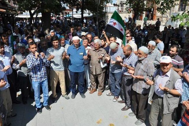 Suriye’de Öldürülen 45 Komutan İçin Gıyabi Cenaze Namazı