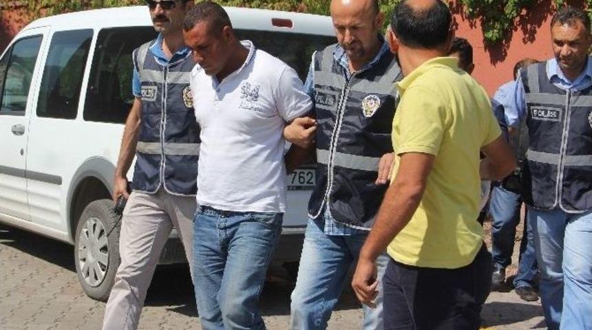 Kendilerini Polis Olarak Tanıtan İki Dolandırıcı Yakalandı