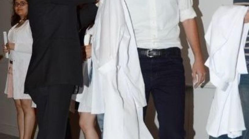 Esog&uuml; Tıp Fak&uuml;ltesi&rsquo;nin Yeni &Ouml;ğrencileri Beyaz G&ouml;mlek Giydi