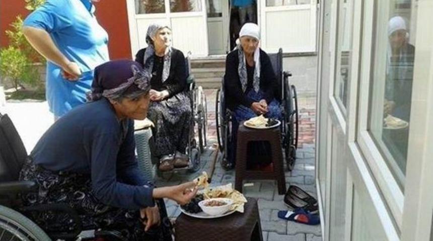 Kulu Yaşlı Yaşam Merkezi Sakinlerine Sac B&ouml;reği İkramı