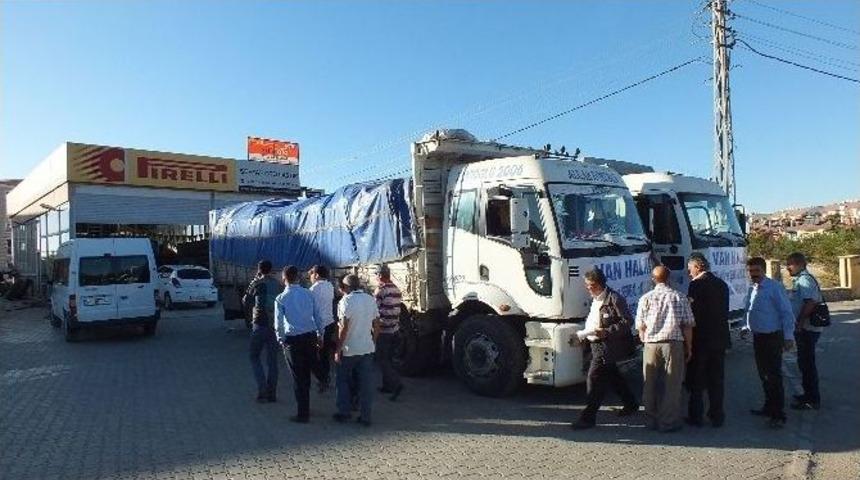 Van&rsquo;dan Rojava Ve Şengal&rsquo;e 2 Kamyon Dolusu Yardım