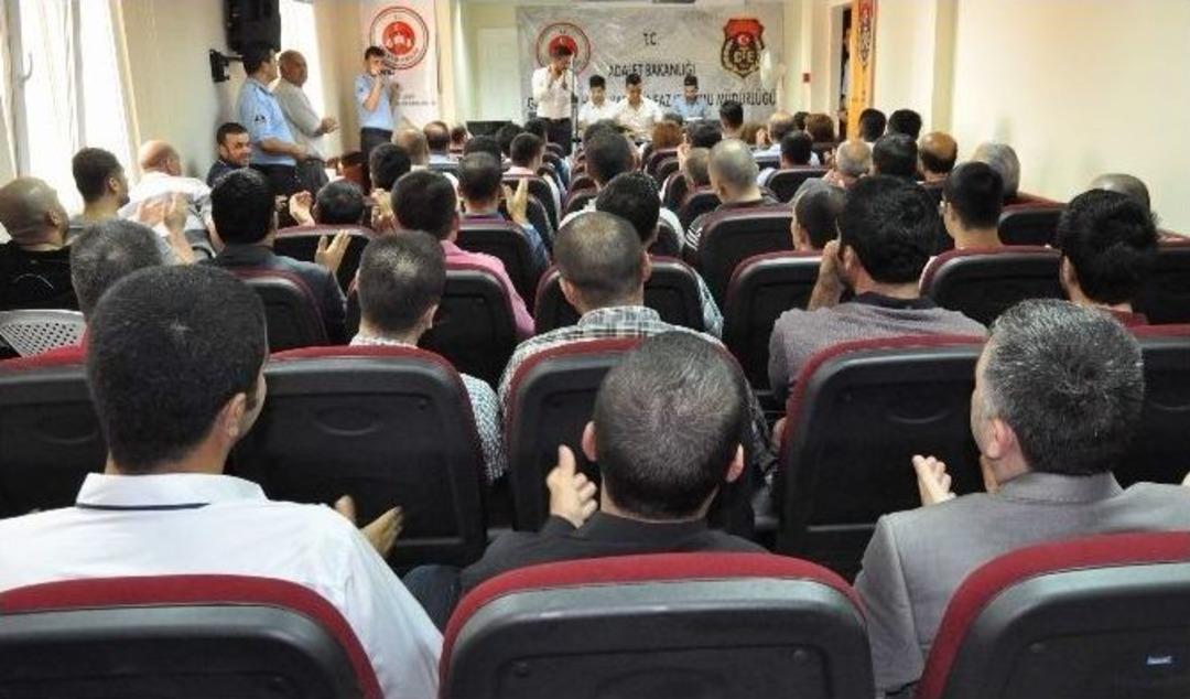 Mahkumlar, Konserde Stres Attı