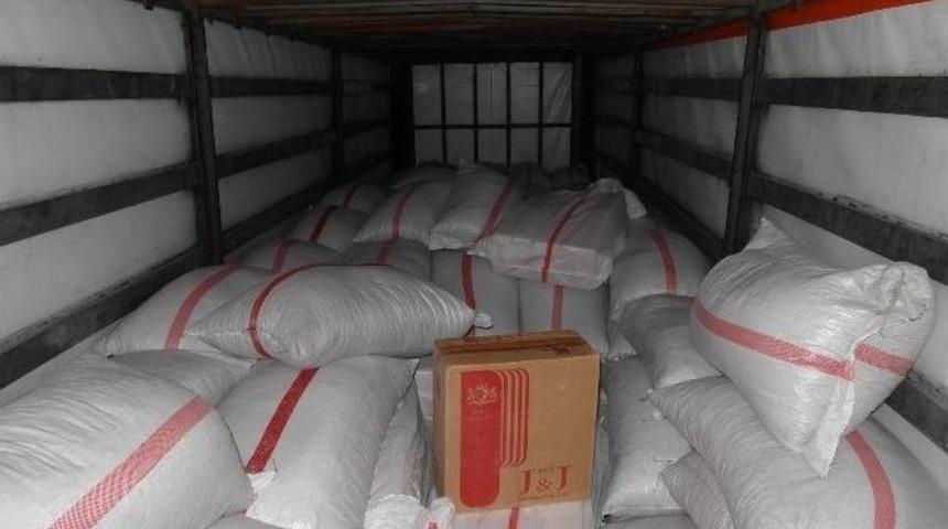 Fındık Ve &Ccedil;ikolatalar Arasında Ka&ccedil;ak Sigara Ele Ge&ccedil;irildi