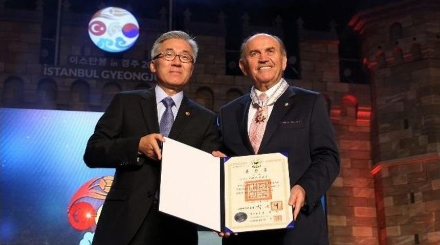 Başkan Topbaş&rsquo;a &ldquo;kore Devlet Nişanı&rdquo; Verildi