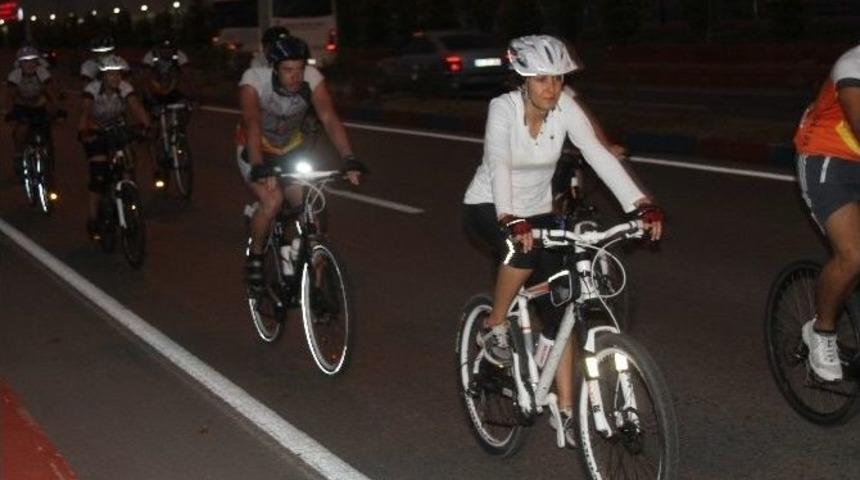 Bisikletle Altı Bin Kilometre Yolculuk