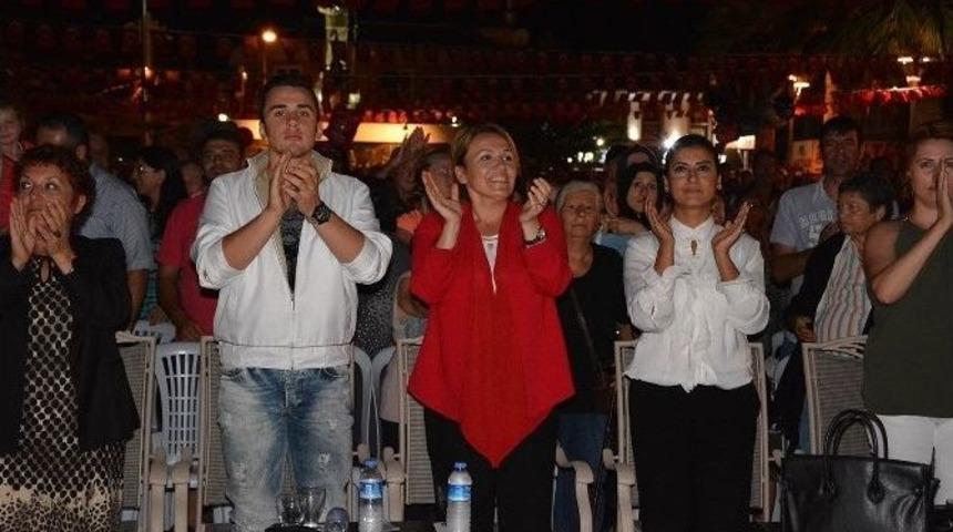 12 Eyl&uuml;l Urla&rsquo;da Coşkuyla Kutlandı