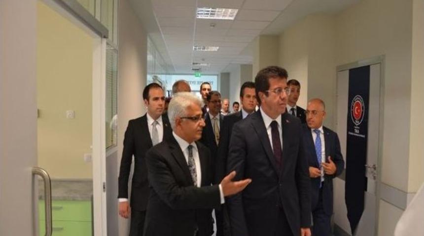 Moldova Sağlık Bakanlığına 100 Adet Yoğun Bakım Yatağı Desteği