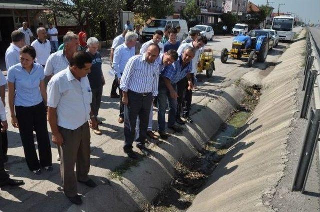 Başkan Üzülmez Eşmelilerle Buluştu