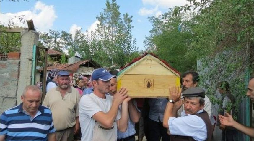 Elektrik Akımına Kapılan Mert Son Yolculuğuna Uğurlandı