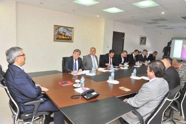 Osmaniye’de 2014-2015 Eğitim-öğretim Yılı İlk Toplantısı, Vali Mehmet Oduncu Başkanlığında Yapıldı
