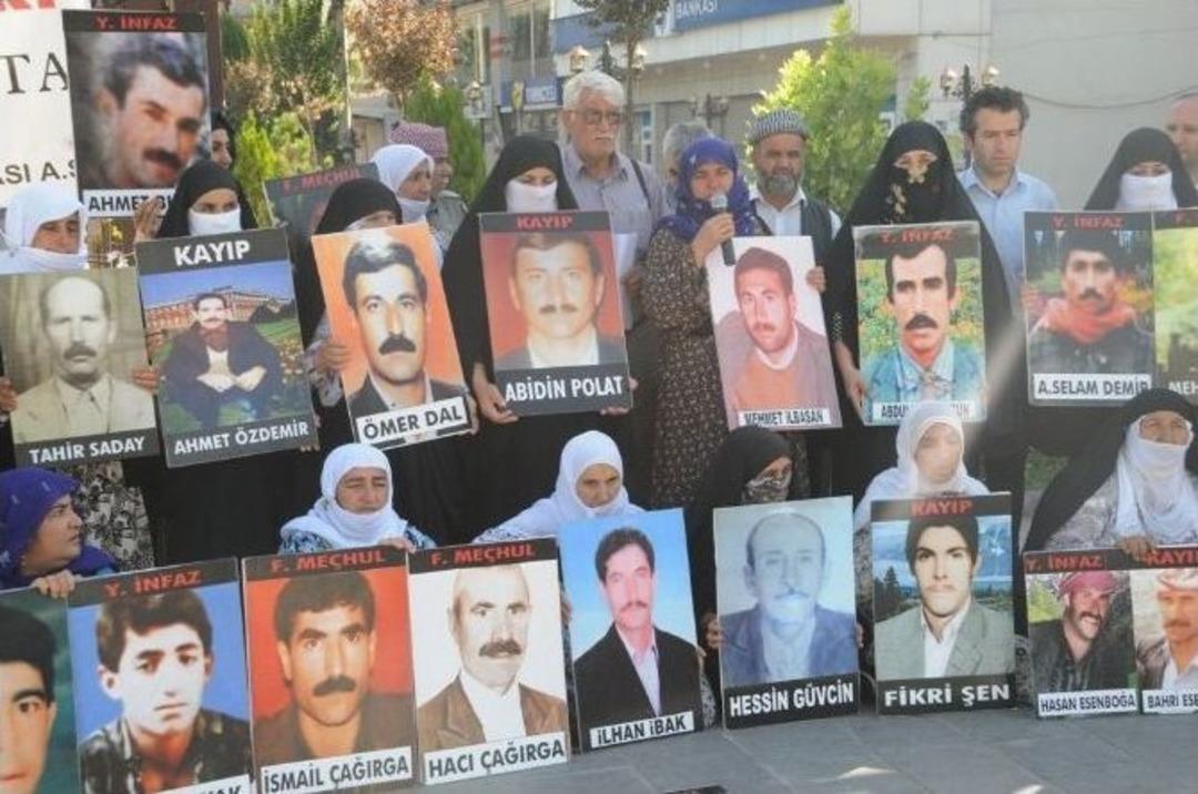 Cizre&rsquo;de Kayıp Yakınlarının Oturma Eylemi Devam Ediyor