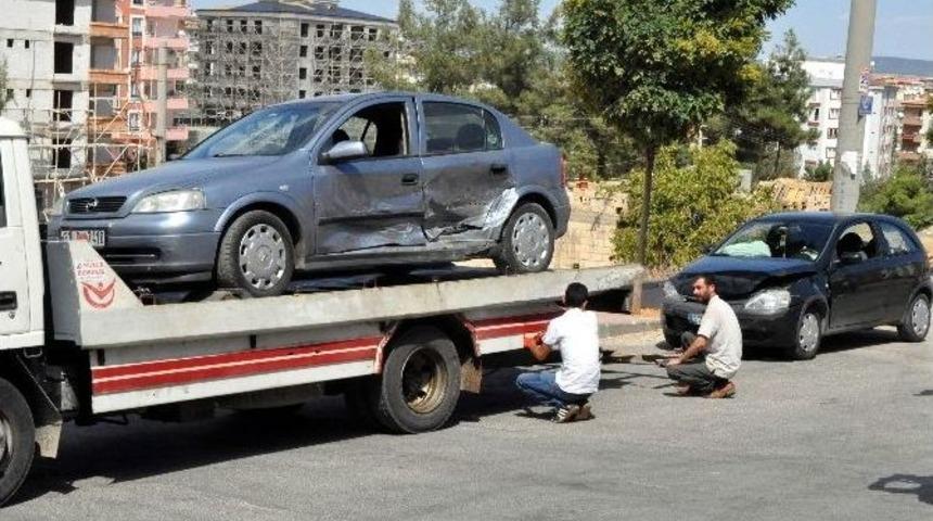 Gaziantep&rsquo;te Trafik Kazası: 2 Yaralı