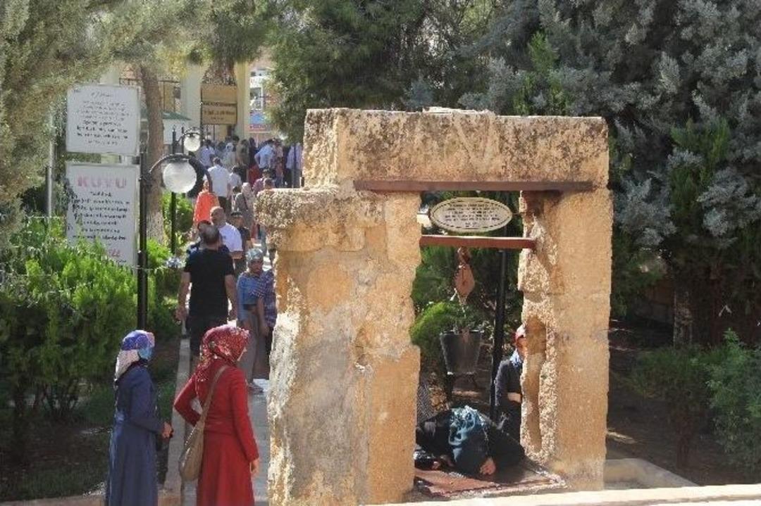 Sabır Makamında Kuyu Merakı