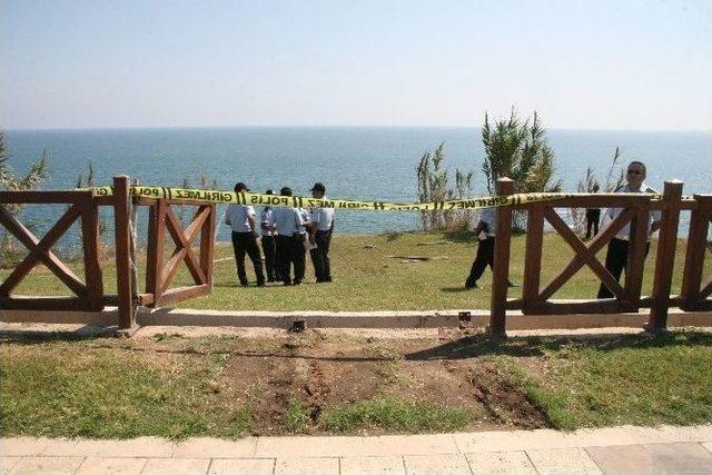 Ara&ccedil;la Falezlerden Denize U&ccedil;tu 2