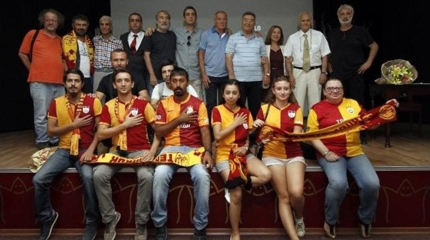 Ta&ccedil;sız Kral Unutulmadı