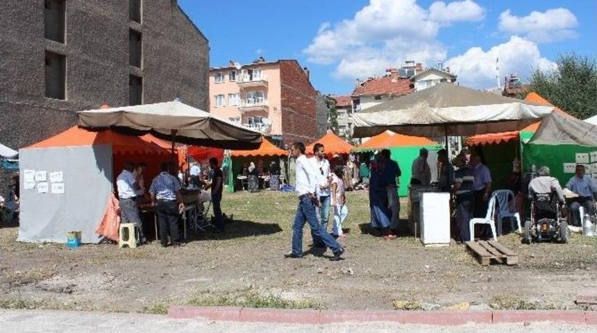 Tavşanlı&rsquo;da Y&ouml;rg&uuml;&ccedil; Cami İ&ccedil;in Kermes D&uuml;zenlendi