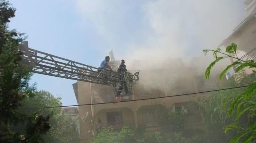 Marmaris&rsquo;te &Ccedil;atı Yangını Korkuttu