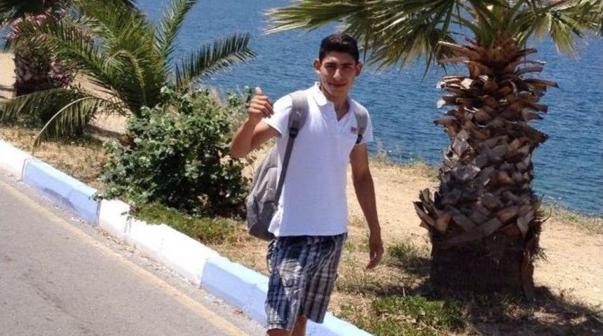 Okul Bah&ccedil;esinde Bı&ccedil;aklanan Gen&ccedil; Hayatını Kaybetti