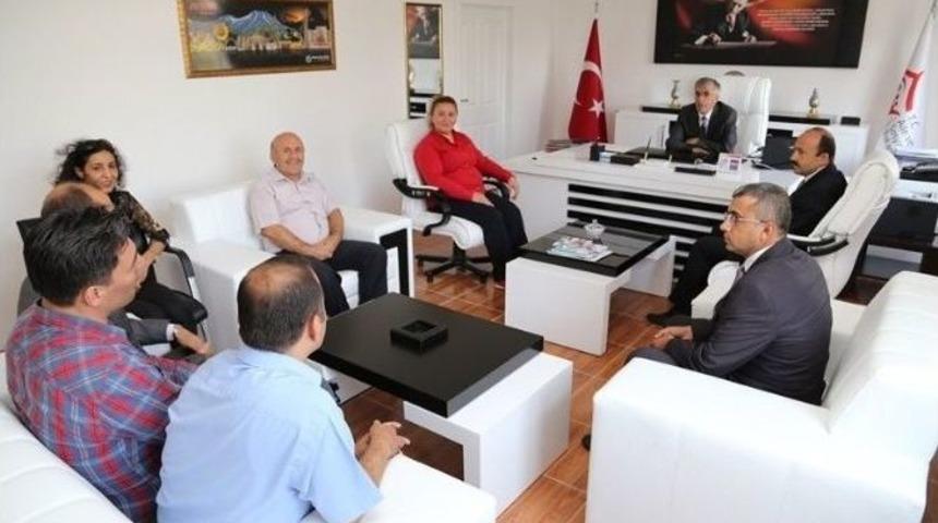 Vali Ataklı&rsquo;dan Aile Ve Sosyal Politikalar M&uuml;d&uuml;rl&uuml;ğ&uuml;n&uuml; Ziyaret