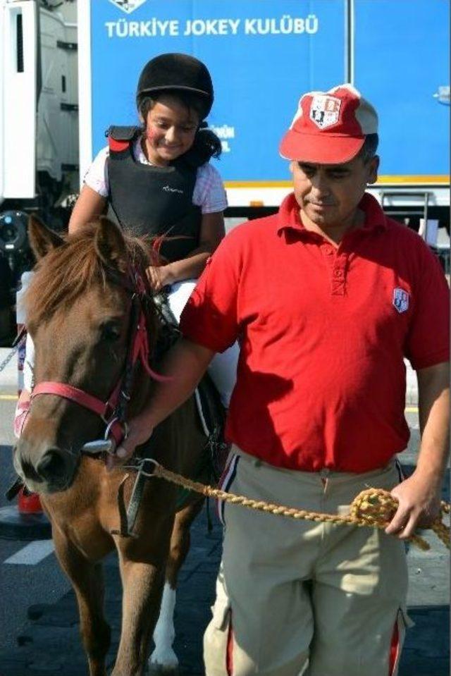 ‘pony Club’ İle Çocuklara Ata Sporu Sevdiriliyor