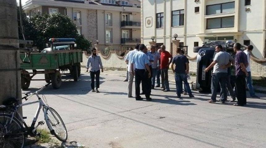 Otomobil Trakt&ouml;rle &Ccedil;arpıştı: 1 Yaralı