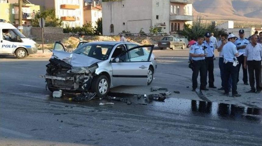 Niğde&rsquo;de Trafik Kazası: 10 Yaralı