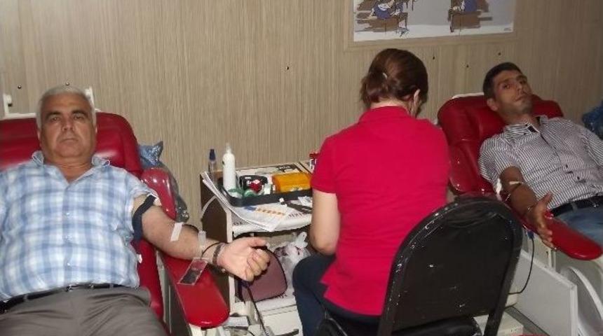 &Ccedil;an&rsquo;dan Kızılay&rsquo;a Kan Bağışı