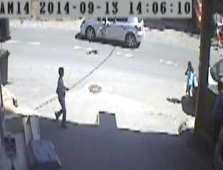 (özel Haber) Yolun Karşısına Geçmek İsteyen 5 Yaşındaki Çocuğa Otomobil Çarptı G1