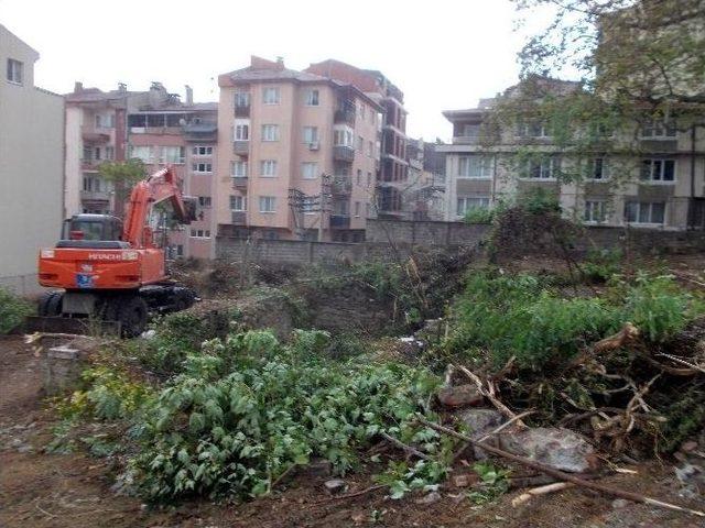 Tarihi Kalenin Üzerine İş Makinelerini Çıkardılar 1