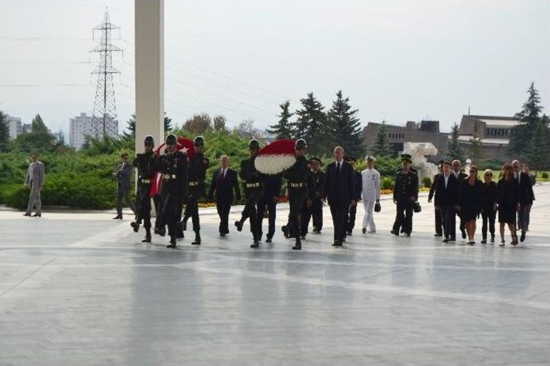4&rsquo;&uuml;nc&uuml; Cumhurbaşkanı G&uuml;rsel Mezarı Başında Anıldı