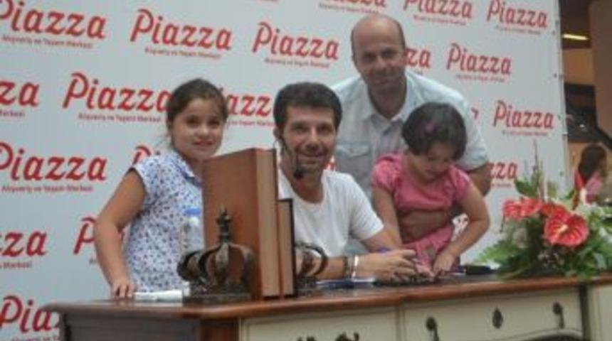 Mehmet Coşkundeniz, Aşk Uykusu&rsquo;na İmza Attı