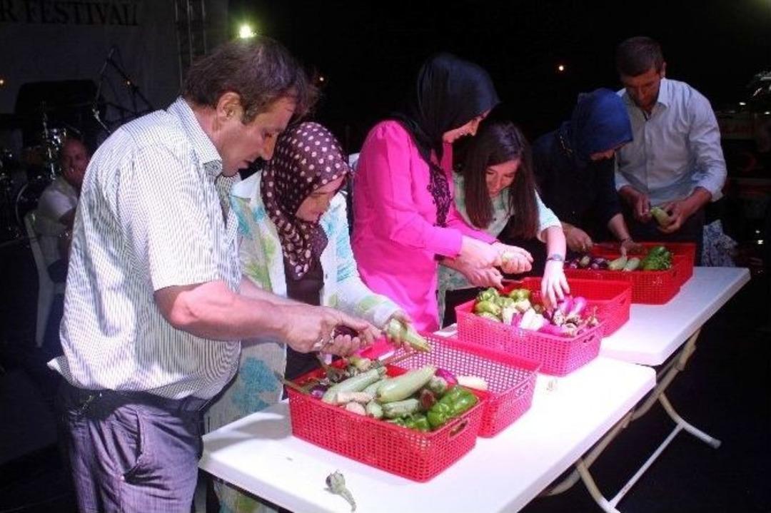 Gaziantep&rsquo;te 8. Uluslararası K&uuml;lt&uuml;r Sanat Ve Nar Festivali Coşkusu