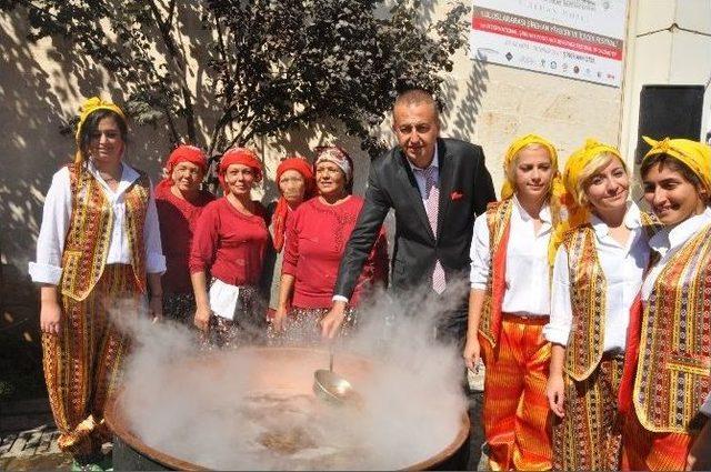 Gaziantep’in Kültür Elçisi Ahmet Ümit Şire Festivalini Değerlendirdi