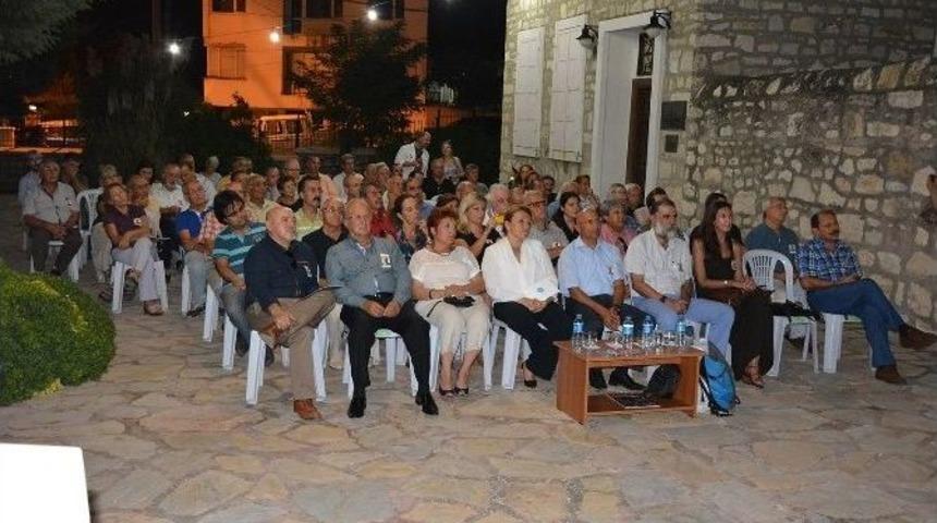 Cumhuriyet &Ccedil;ınarı Urla&rsquo;da Anıldı