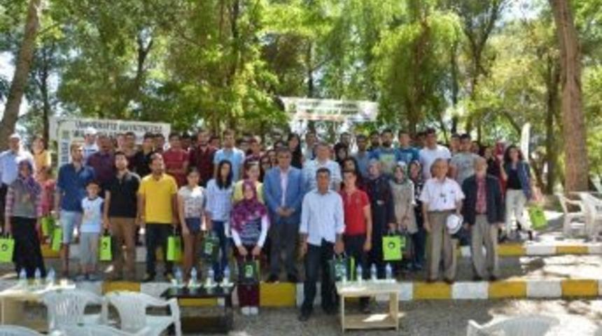 Başkan &Ouml;zg&uuml;ven &Uuml;niversiteli Gen&ccedil;lerle Bir Araya Geldi