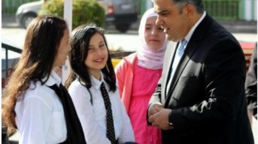 Başkan &Ouml;zg&uuml;ven&rsquo;den 2014-2015 Eğitim &Ouml;ğretim Yılı Mesajı