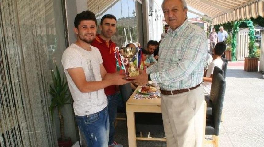 Devrek&rsquo;te Futbolculara Kahvaltı &Ouml;d&uuml;l&uuml;