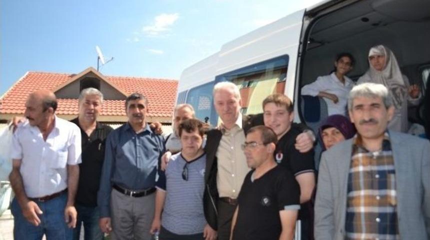 Yakutiye Belediyesinden Zihinsel Engelliler İle Ailelerine Bir Tutan Mutluluk
