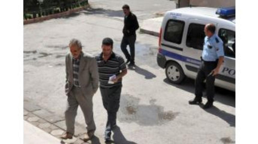 Akşehir&rsquo;de Seyyar Satıcıya Uyuşturucu Baskını