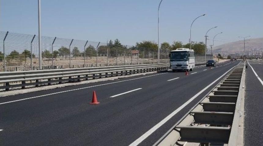 Turgut &Ouml;zal Beylerderesi Viyad&uuml;k&rsquo;&uuml; Trafiğe A&ccedil;ıldı