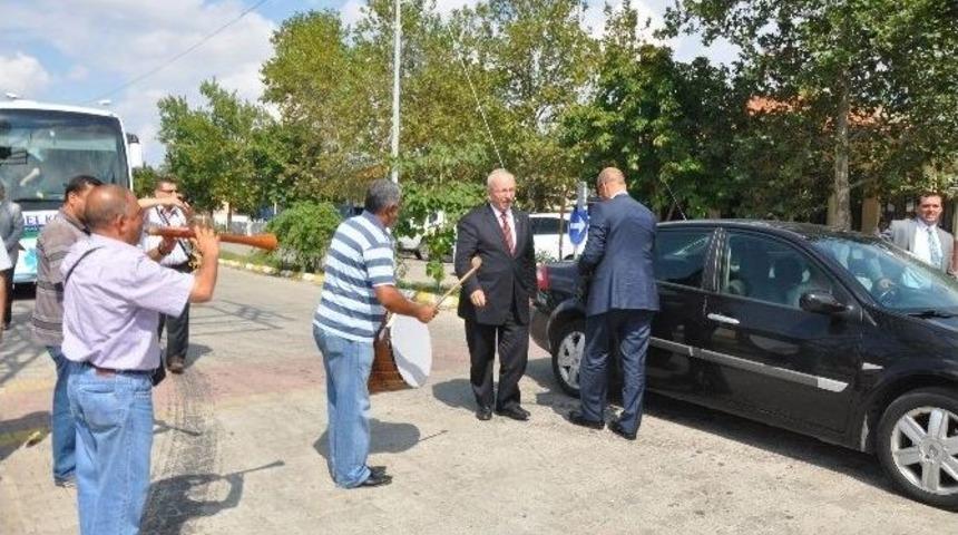 Başkan Albayrak Kırkkepenekli Mahallesi&rsquo;nde Davul, Zurna İle Karşılandı