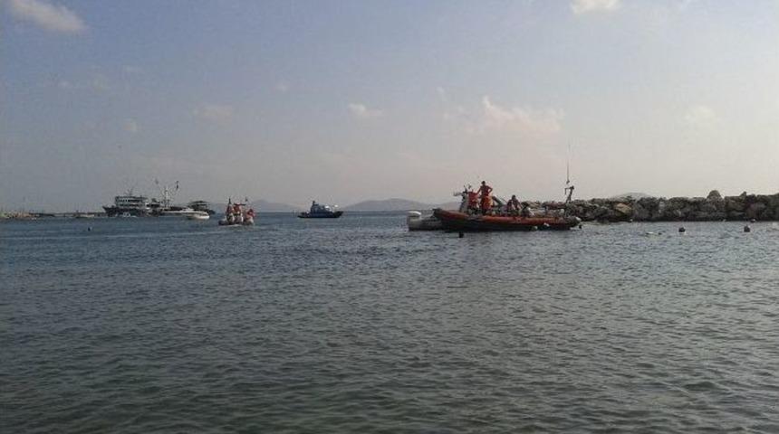 (&ouml;zel Haber) Bostancı Sahilinde Denize Giren Gen&ccedil; Boğuldu