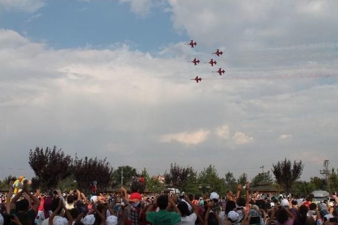T&uuml;rk Yıldızları Konyalılarla Buluştu