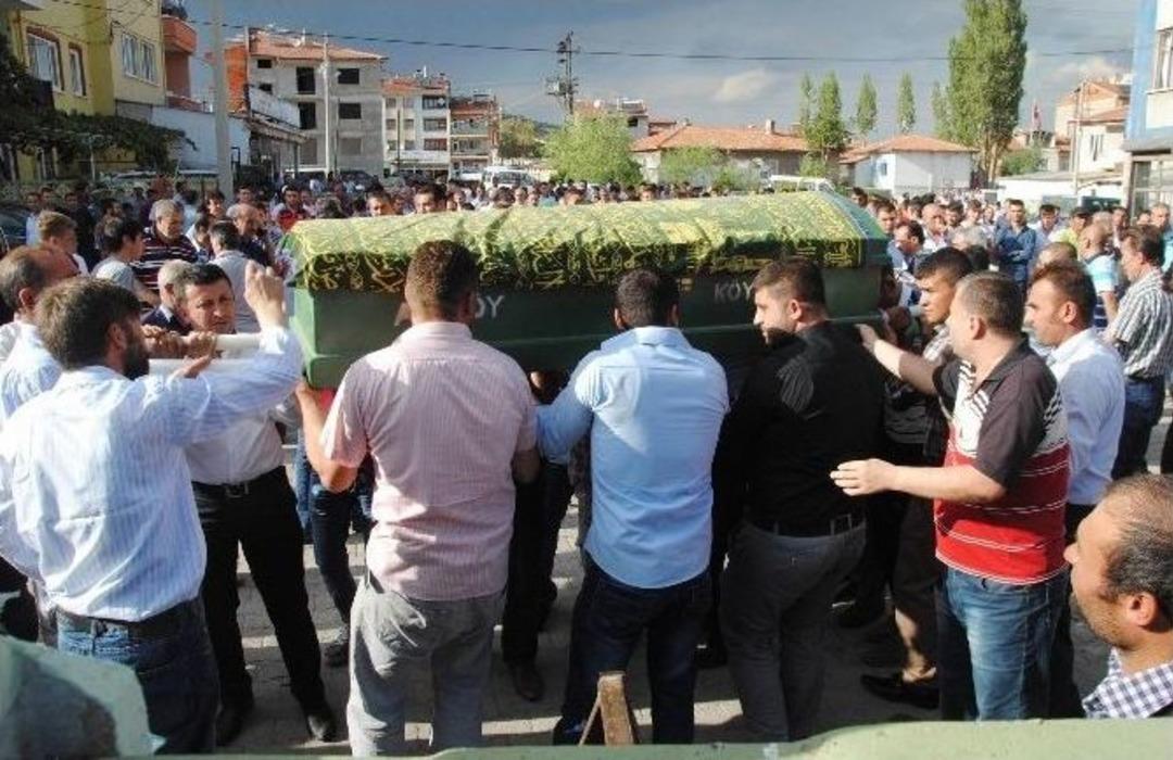 Antalya&rsquo;daki Trafik Kazasında &Ouml;lenler Toprağa Verildi