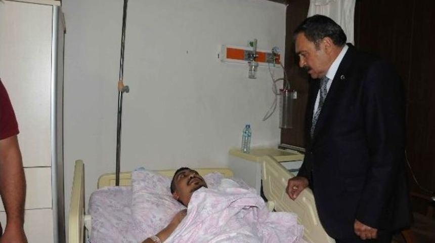 Bakan Eroğlu, Yaralıları Ziyaret Etti